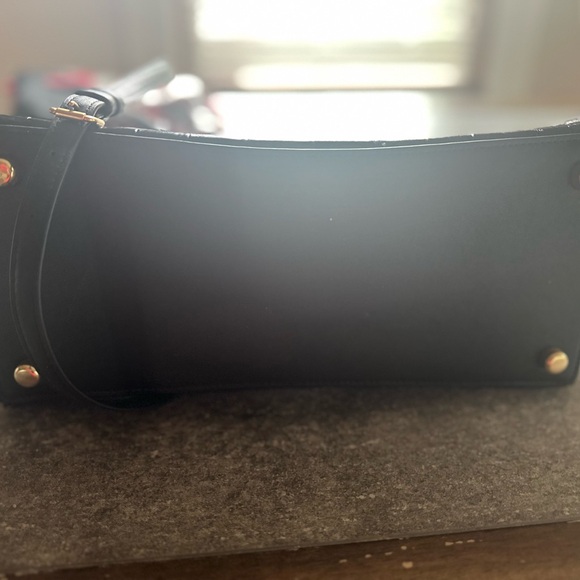 Coach F44960 Croc Embossed Surrey Bag - Picture 3 of 3